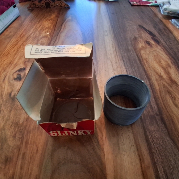 VINTAGE SLINKY Original Walking Spring Toy Metal James Industries - Picture 4 of 9